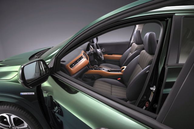 Honda Vezel ön koltukları ve kabini