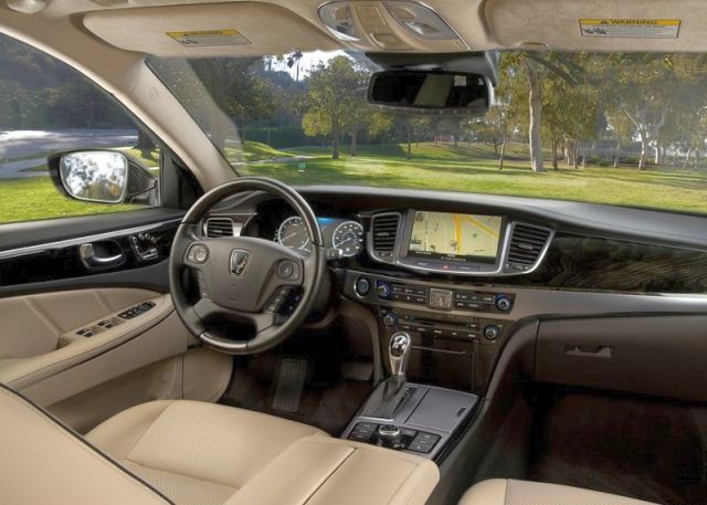 Hyundai Equus ön konsolu