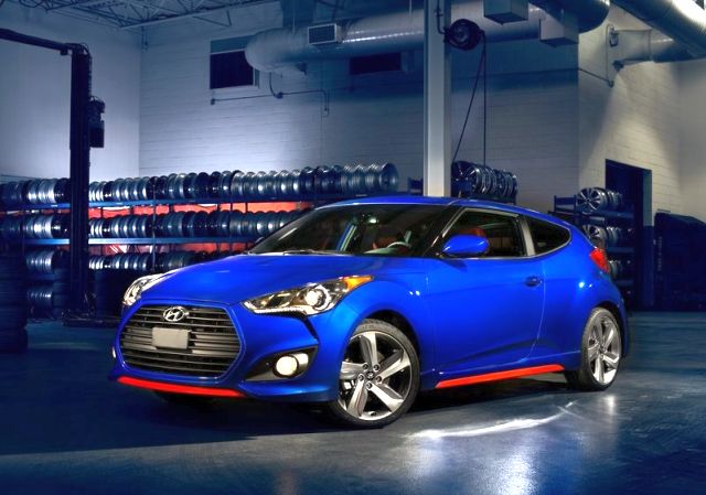 Hyundai Veloster Turbo R-Spec ön çapraz görünüm