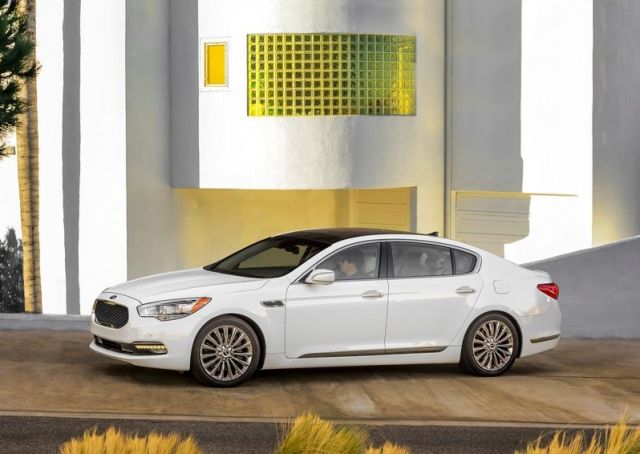 2015 Kia K900 ön görünümü