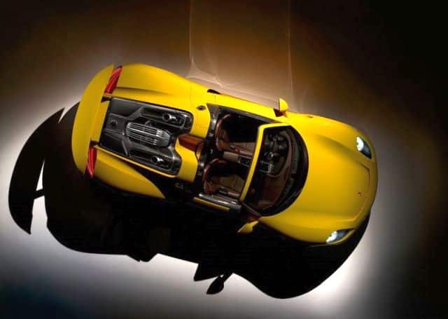 Porsche 918 Spyder üstten arka bölüm görünümü