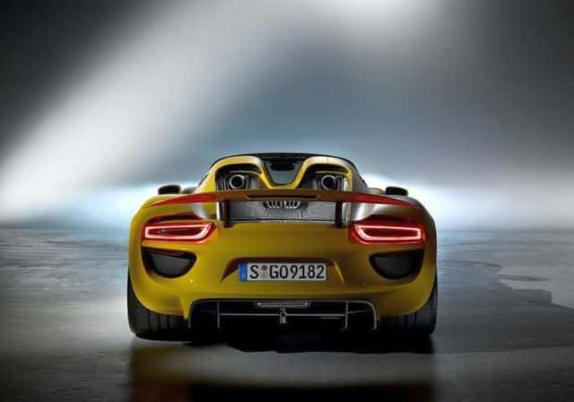 Porsche 918 Spyder arka görünüm