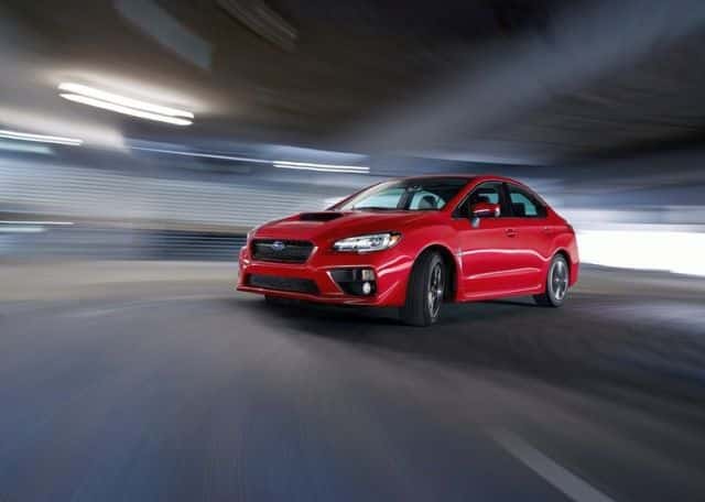 Subaru WRX kaput hava girişi