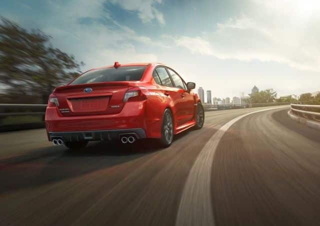 Subaru WRX arka üç çeyrek görünüm