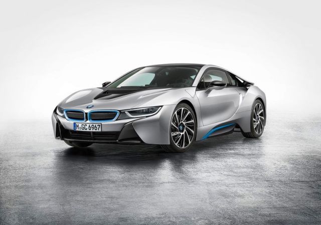 BMW i8 önden görünüm