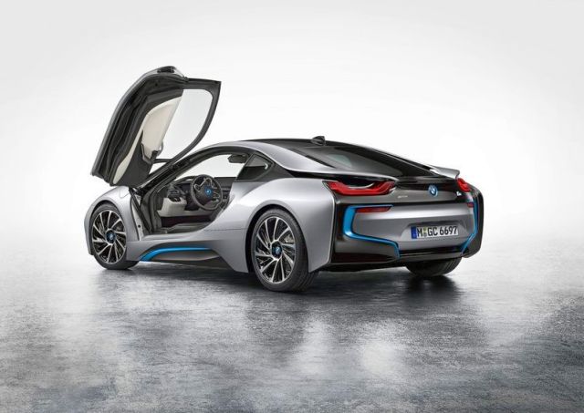 BMW i8 arka üç çeyrek tasarımı
