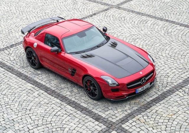 Mercedes-Benz SLS AMG GT Final Edition üstten görünüm
