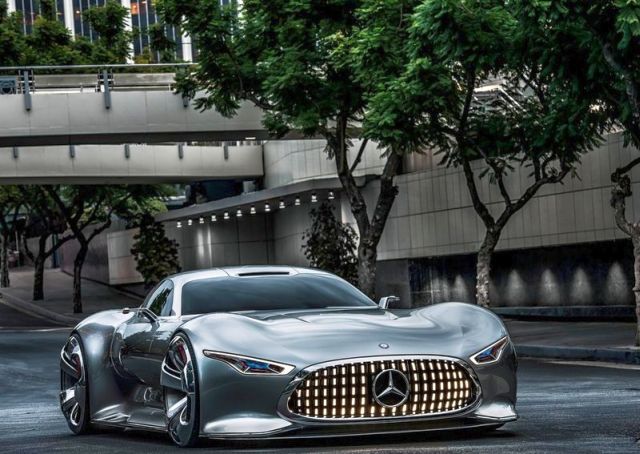 AMG Vision Gran Turismo gövde çizgileri