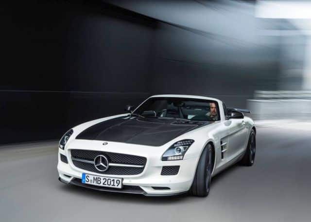 Beyaz SLS AMG GT Final Edition Roadster ön tasarım