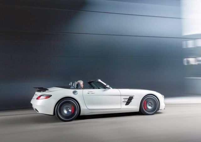 Mercedes SLS AMG Final Edition Roadster yan profil