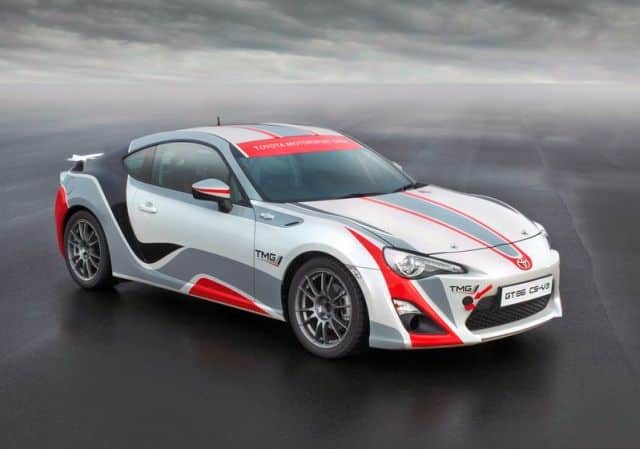 Toyota GT86 CS-V3 önden üç çeyrek görünüm