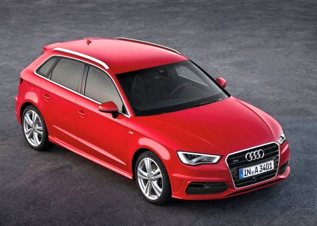 Kırmızı Audi A3 Sportback ön tasarım ayrıntıları