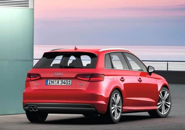 Kırmızı A3 Sportback S line arka tasarım