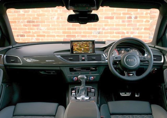 Audi S6 Avant ön konsol ve kabin görünümü