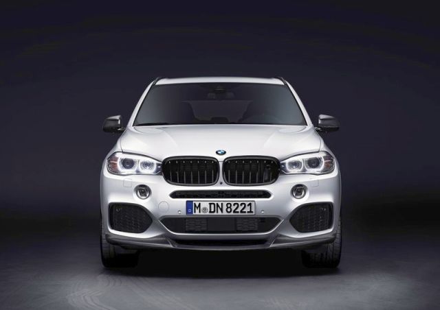 BMW X5 F15 siyah böbrek ızgara ve ön tasarım