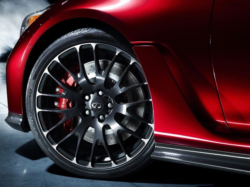 Infiniti Q50 Eau Rouge konseptinin 21 inç jantı