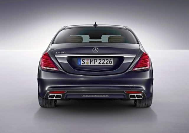 Mercedes-Benz S 600 koyu renkli arka görünüm