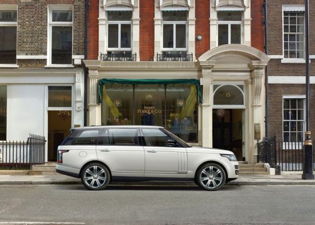 Range Rover LWB açık renk yan profili