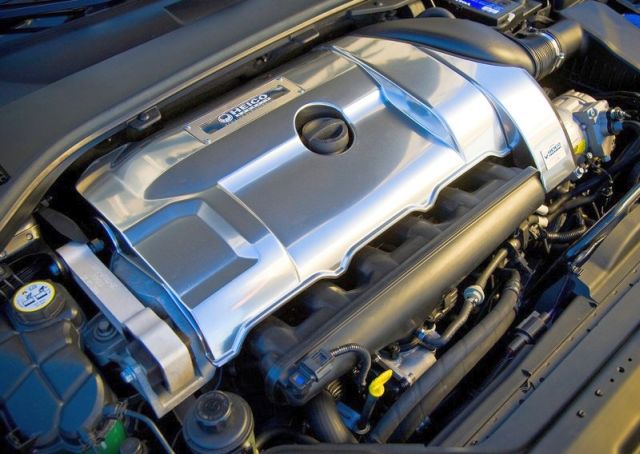 HEICO SPORTIV Volvo S80 T6 motor bölmesi
