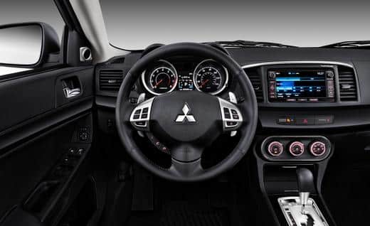 Mitsubishi Lancer GT arka spoyleri ve sedan gövdesi