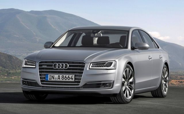 Audi A8 ön çapraz görünümü