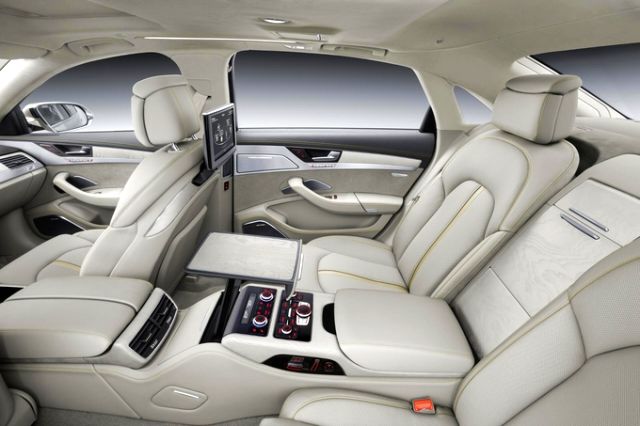 Audi A8 iç mekan görünümü