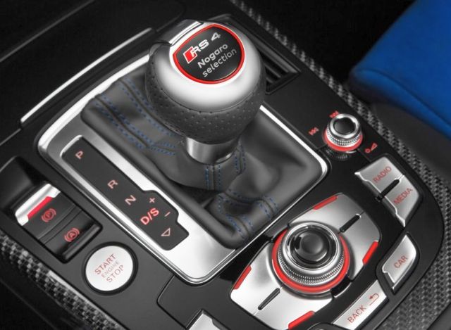 Audi RS 4 Avant Nogaro selection S tronic vites kolu