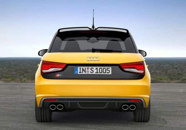 Siyah S1 Sportback arkadan görünüm