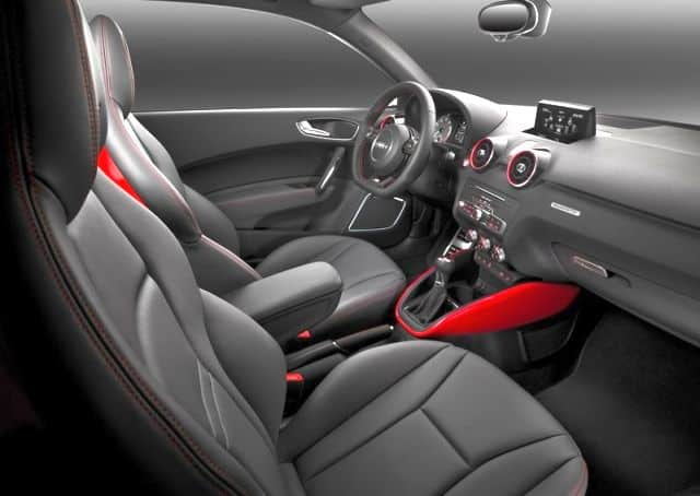 Audi S1 spor koltukları ve kabin görünümü