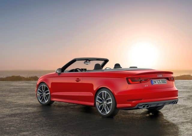 S3 Cabrio açık tavanlı arka görünüm