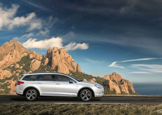 Citroen C5 CrossTourer yan görünüm