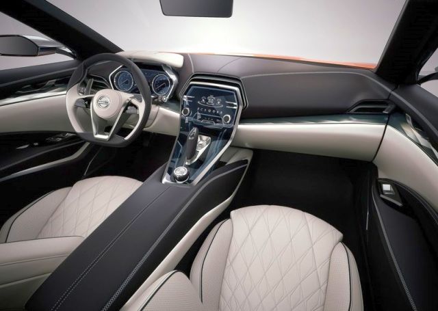 Nissan konsept sedan iç mekânı