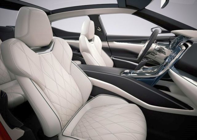 Nissan Sport Sedan koltuk tasarımı