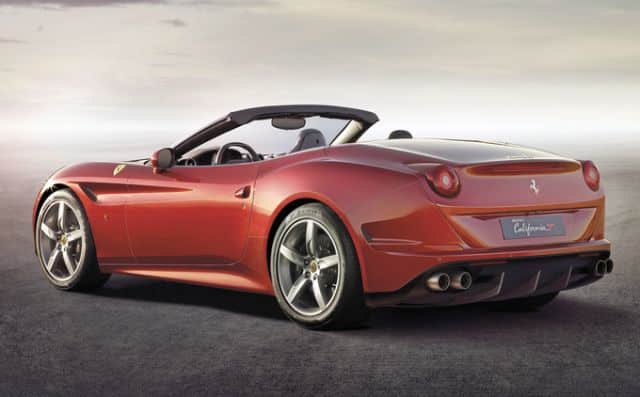 Ferrari California T arka tasarımı ve dört egzoz çıkışı