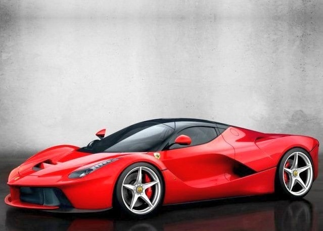 Kırmızı Ferrari LaFerrari önden görünüm