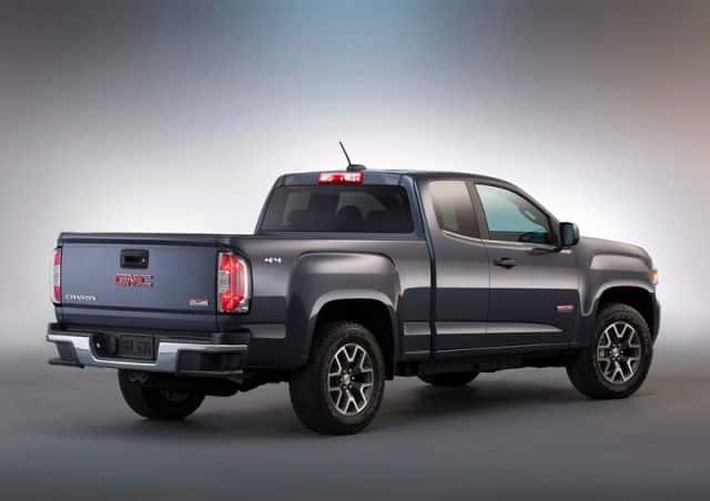 GMC Canyon arka üç çeyrek görünümü