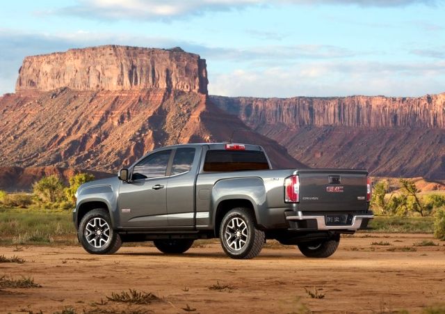 GMC Canyon arka yandan görünüm
