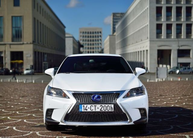 Lexus CT 200h ön tasarım ayrıntıları