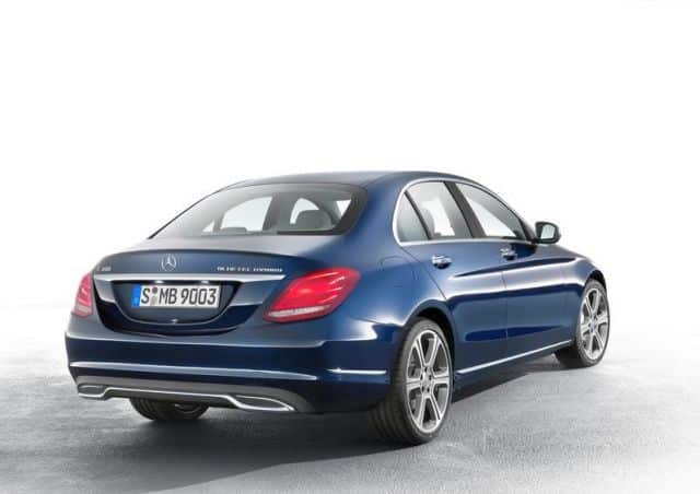 Mercedes-Benz C-Class W205 beyaz sedan arka görünümü