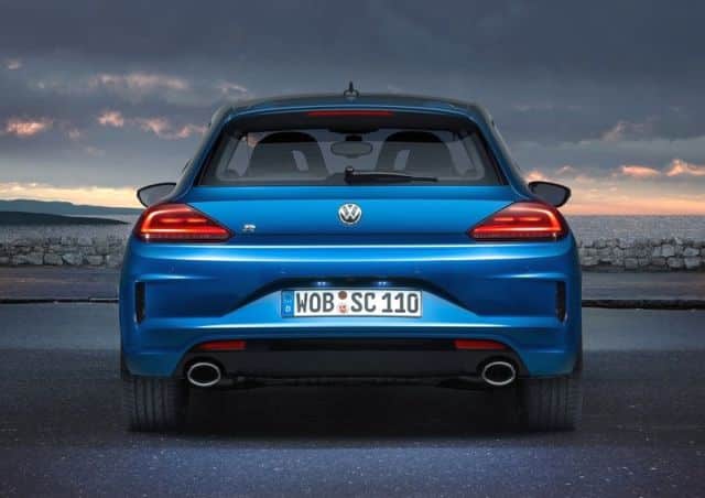 Scirocco R arka görünümü ve çift egzoz çıkışı