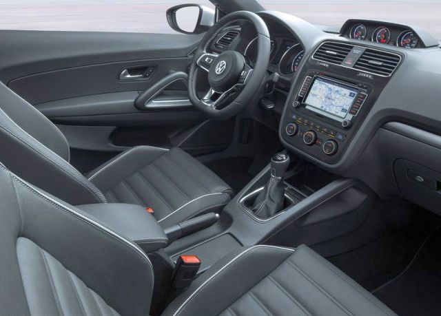 Scirocco gösterge paneli ve orta konsol