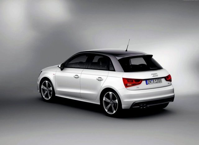 Audi A1 beyaz gövde ön ve yan tasarım