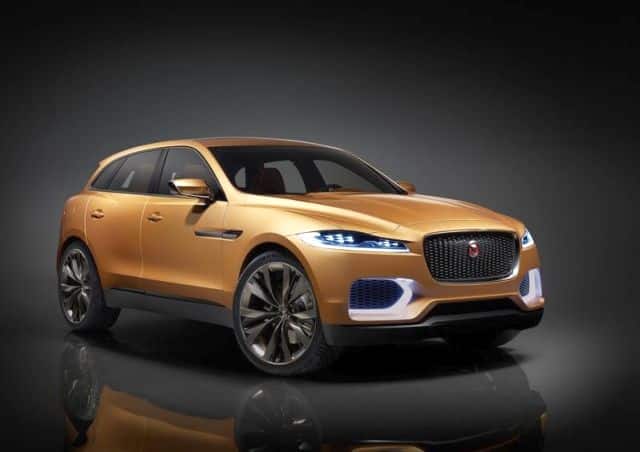 Jaguar C-X17 5 Seater ön üç çeyrek görünüm