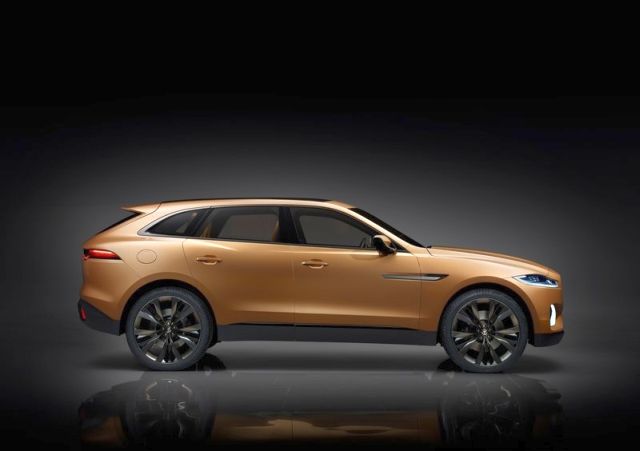 Jaguar C-X17 Liquid Gold sağ yan profil