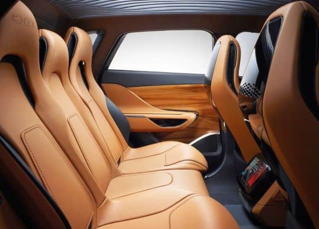 Jaguar C-X17 üç kişilik arka koltuk sırası