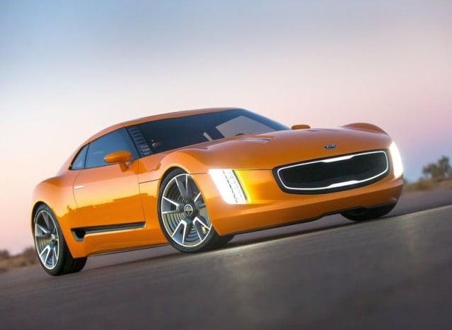 GT4 Stinger dikey LED farları ve alçak ön ızgarası