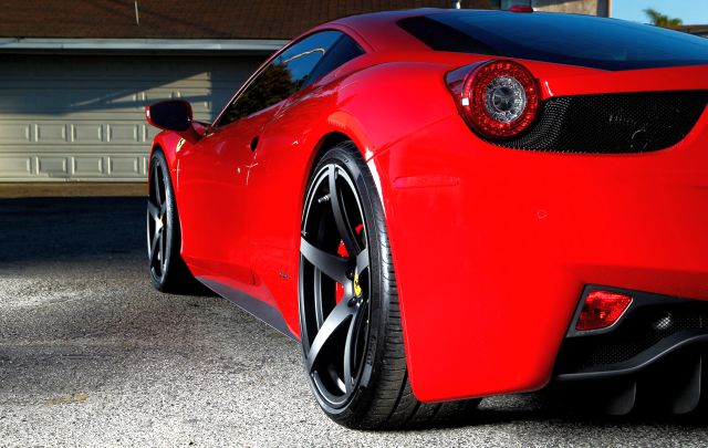 Ferrari 458 Italia arka tasarım ve Vorsteiner uygulaması