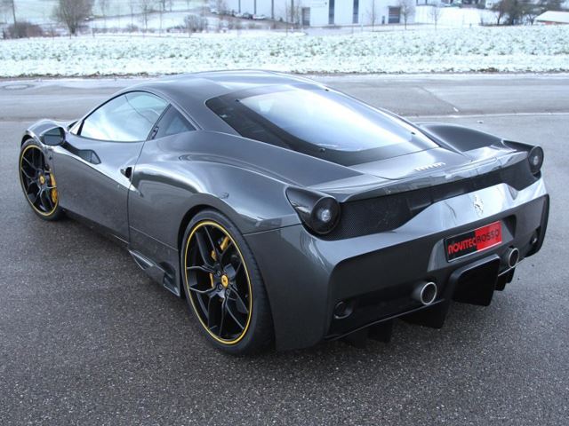 Novitec Ferrari 458 Italia arka üç çeyrek görünümü