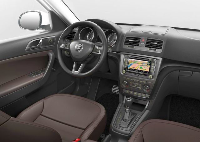 Skoda Yeti DSG iç mekan ve ön konsol