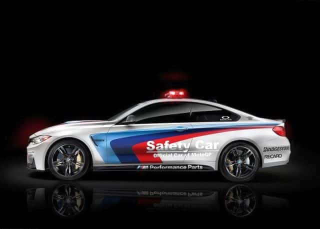 BMW M4 MotoGP güvenlik aracı pist yan görünümü